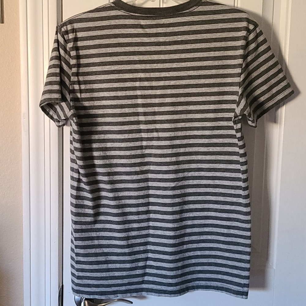 GAP Tee - Picture 3 of 3
